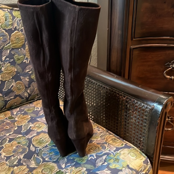 Stuart Weitzman knee high suede wedge boots made in Spain never worn, runs small - Picture 7 of 7